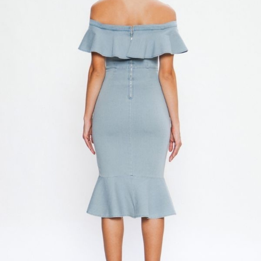 Off the Shoulder Denim Dress - Picture 2 of 4